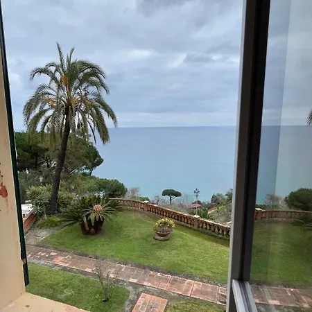 Alloggio Con Piscina, Giardino E Parcheggio Latte